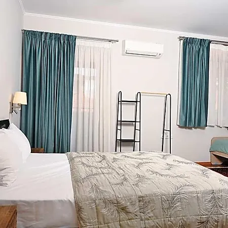 Le Bijou Luxury & מלון וריה